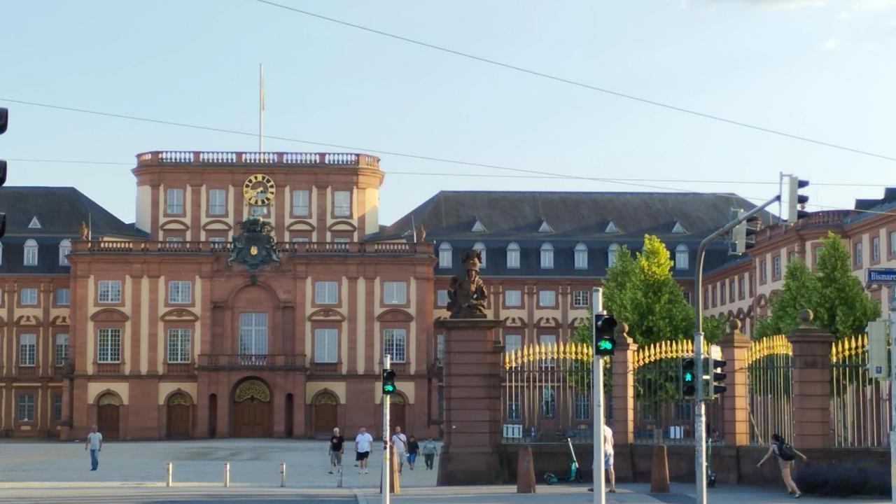 Denkmalschutz Stadthaus Zimmer 1 Im Mannheim Quadrat Екстериор снимка
